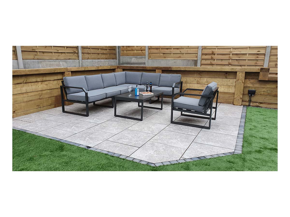 ALARNA Corner Sofa Grey in grey powder coat