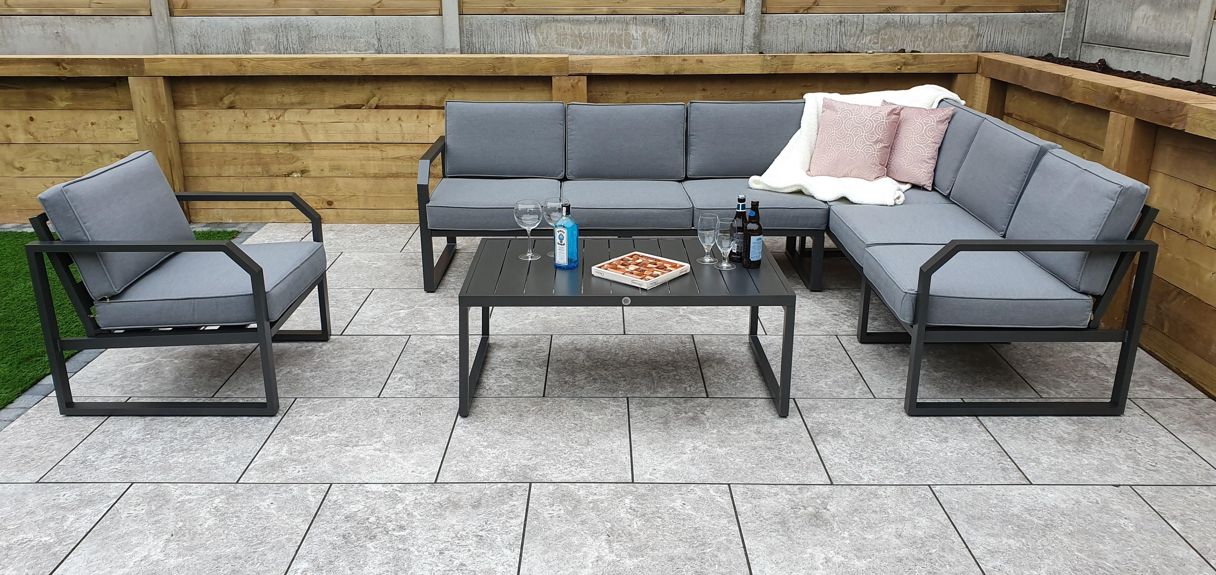 ALARNA Corner Sofa Grey in grey powder coat