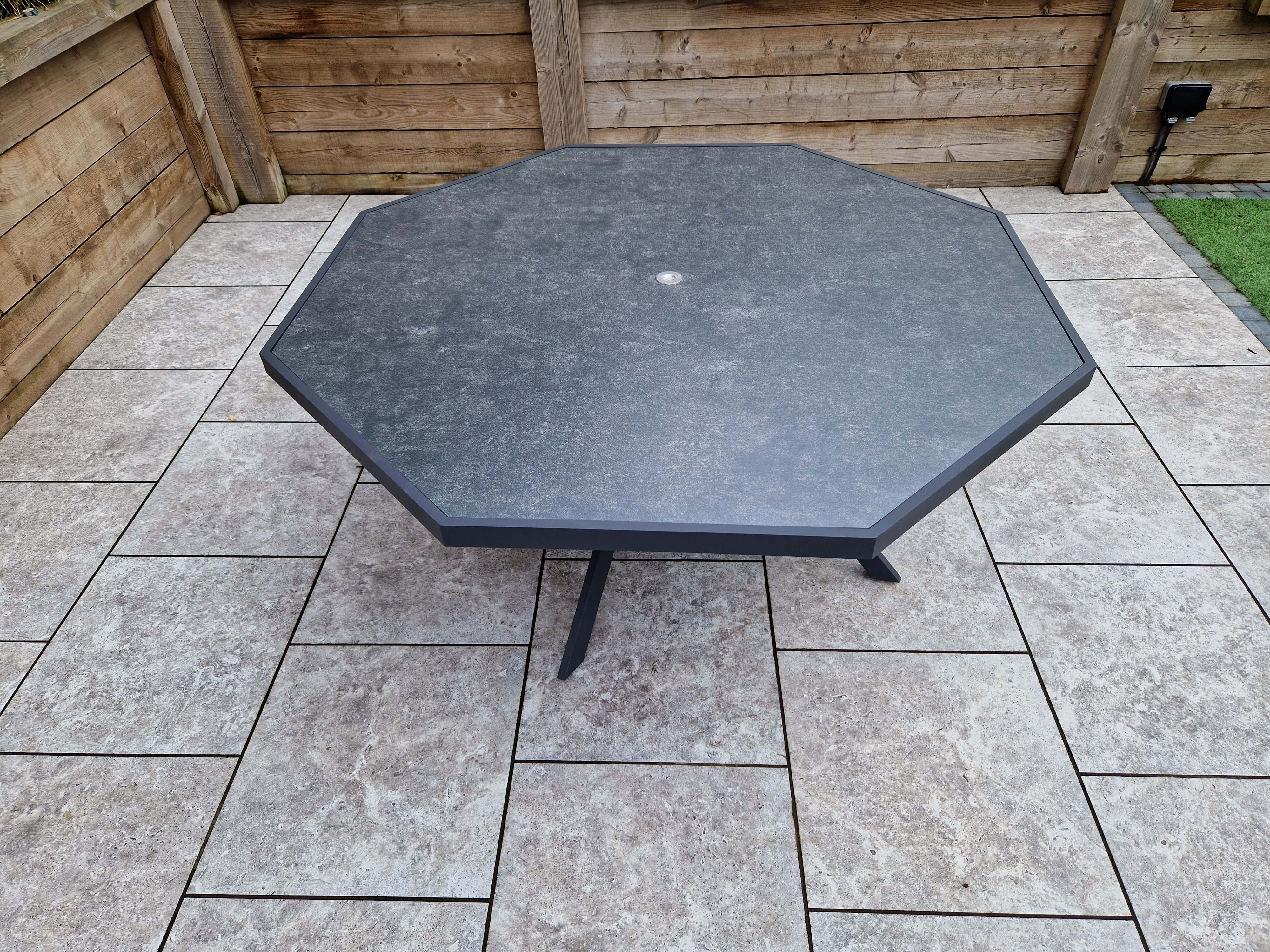 BETTINA Octagon dining set