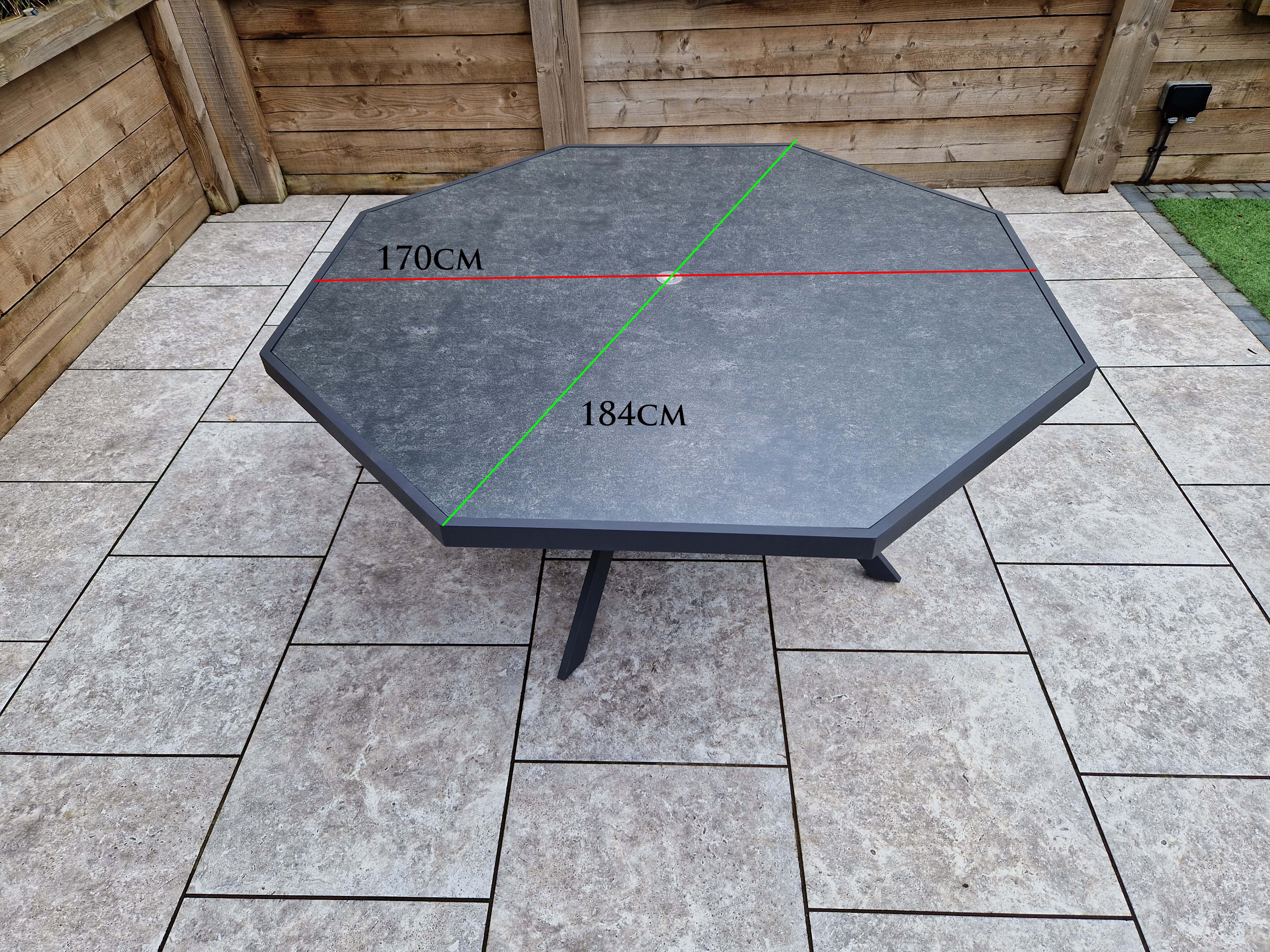 BETTINA Octagon dining set