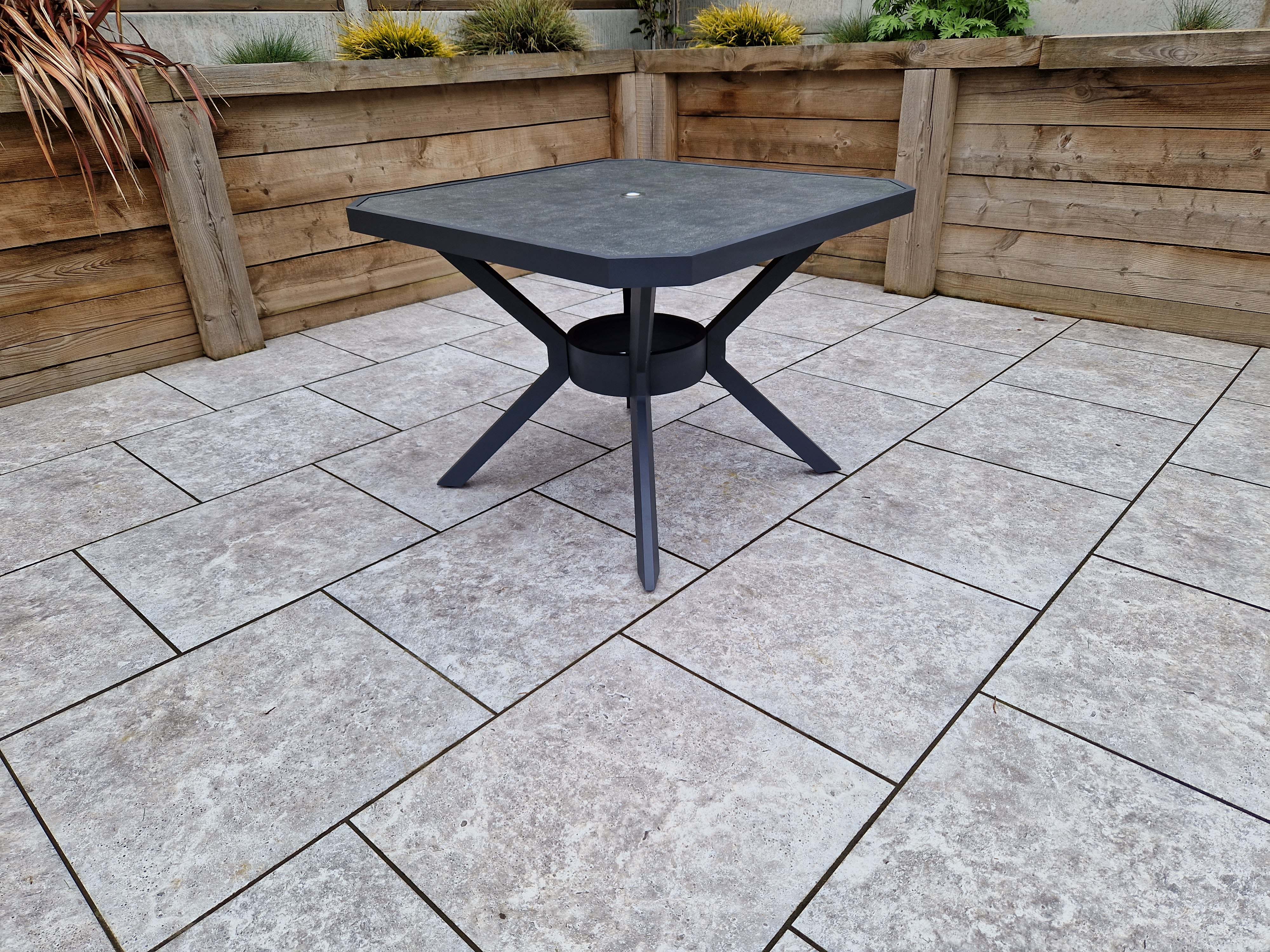 BETTINA Square dining set