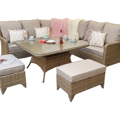 SARAH Corner Dining in Nature